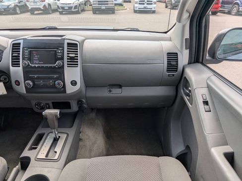 Used 2017 Nissan Frontier SV AWD/4WD image 18