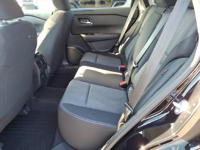 Used 2025 Nissan Rogue SV FWD image 15