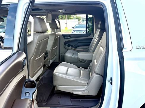 Used 2016 Chevrolet Suburban LTZ RWD image 10