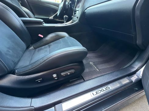 Used 2011 Lexus IS 250 w/ F-Sport Pkg w/Summer Tires RWD image 38