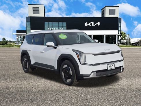 New 2026 Kia EV9 Land w/ Nightfall Edition Package image 2