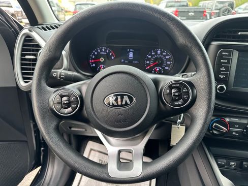 Used 2020 Kia Soul LX FWD image 10