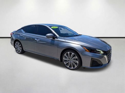 Used 2023 Nissan Altima 2.5 SL FWD image 2