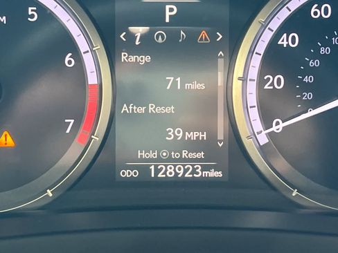 Used 2015 Lexus RC 350 w/ Navigation System Package RWD image 27