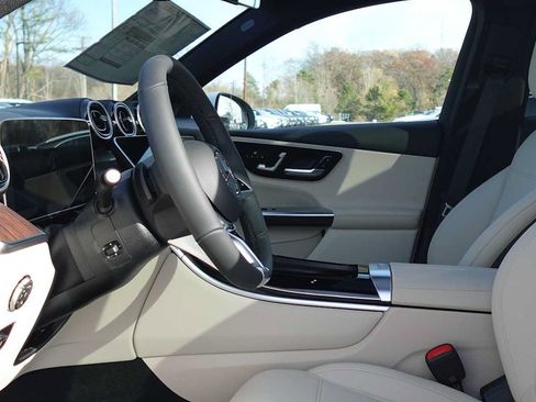 Used 2026 Mercedes-Benz GLC 300 4MATIC image 10