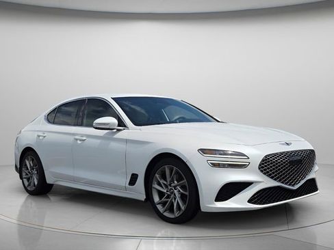 Used 2022 Genesis G70 2.0T RWD image 8