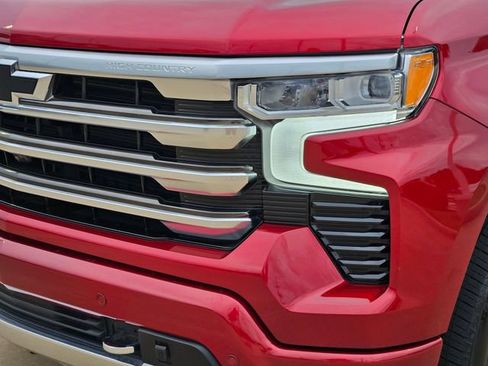 Used 2023 Chevrolet Silverado 1500 High Country w/ High Country Premium Package AWD/4WD image 13