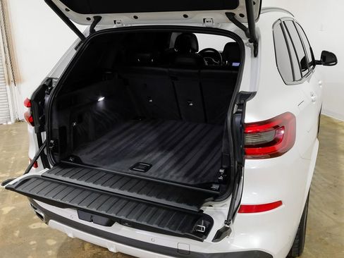 Used 2019 BMW X5 xDrive40i w/ M Sport Package image 50