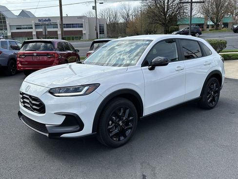 Used 2025 Honda HR-V Sport image 4