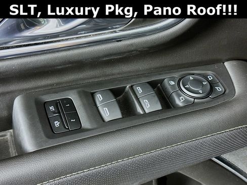 Used 2023 GMC Yukon XL SLT image 19