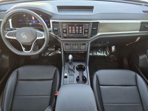 Used 2022 Volkswagen Atlas SE image 25