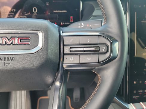 Used 2024 GMC Acadia AT4 w/ Luxury Package AWD/4WD image 11