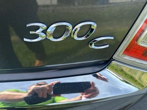 Used 2013 Chrysler 300 C RWD image 21