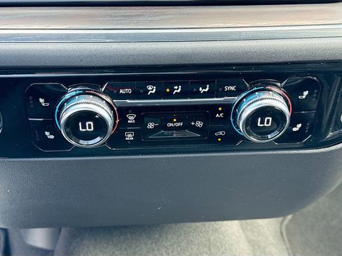 Used 2024 GMC Sierra 1500 SLT image 17