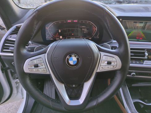 Used 2022 BMW X7 xDrive40i w/ Premium Package image 16