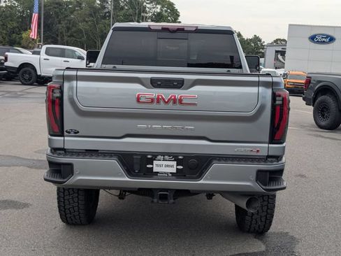 Used 2024 GMC Sierra 2500 AT4 w/ AT4 Premium Plus Package AWD/4WD image 4