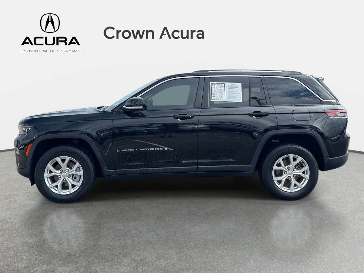 Used 2023 Jeep Grand Cherokee Limited AWD/4WD image 2