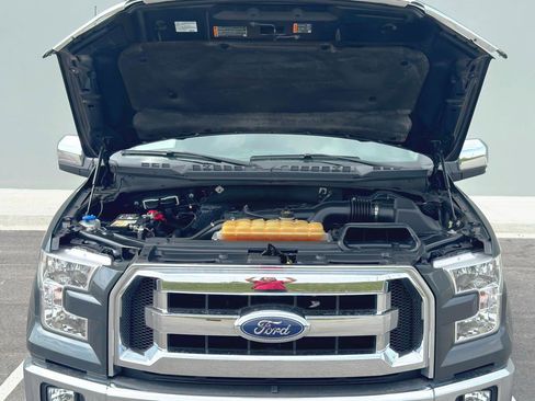 Used 2015 Ford F150 XLT w/ Equipment Group 301A Mid AWD/4WD image 10