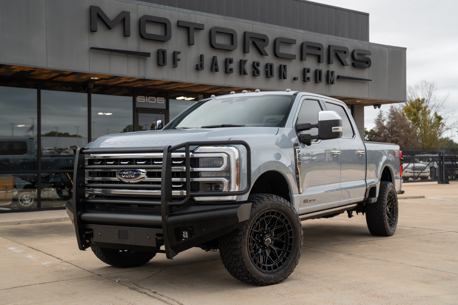 Used 2024 Ford F250 Platinum AWD/4WD image 1