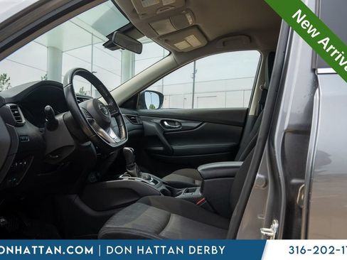 Used 2020 Nissan Rogue SV FWD image 3