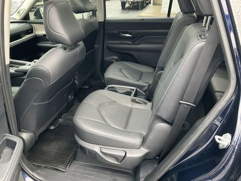 Used 2024 Toyota Grand Highlander Platinum image 12