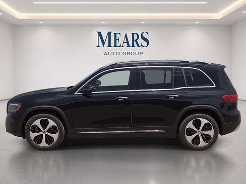 Used 2025 Mercedes-Benz GLB 250 image 2