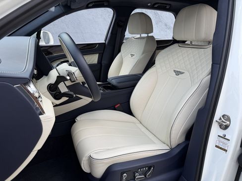 Certified 2023 Bentley Bentayga AWD/4WD image 17