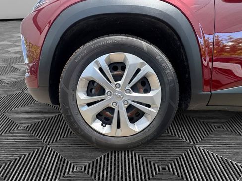 Used 2024 Chevrolet Trax LS FWD image 9