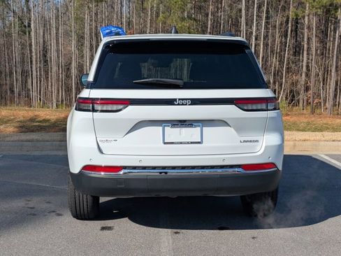 Used 2025 Jeep Grand Cherokee Laredo w/ Luxury Tech Group I image 4