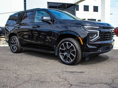 Used 2025 Chevrolet Tahoe RST w/ Comfort Package AWD/4WD image 3
