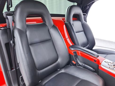 Used 2003 Chevrolet SSR w/ Preferred Equipment Group image 29