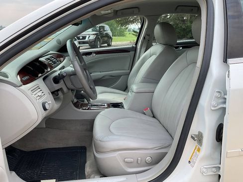 Used 2011 Buick Lucerne CXL w/ Driver Confidence Package FWD image 12