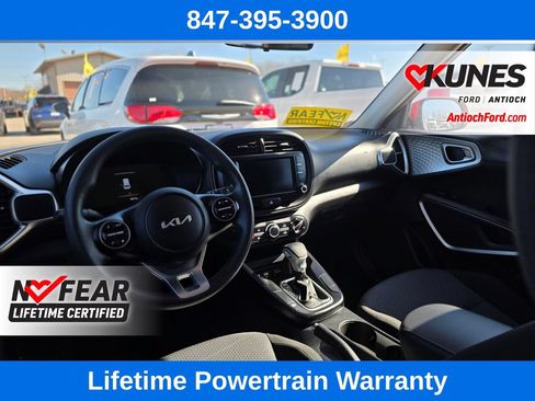 Used 2025 Kia Soul LX w/ LX Technology Package FWD image 32