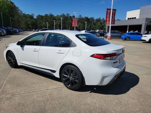 Certified 2023 Toyota Corolla SE FWD image 3