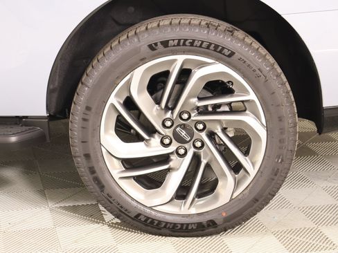 New 2027 Lincoln Navigator Premiere AWD/4WD image 20