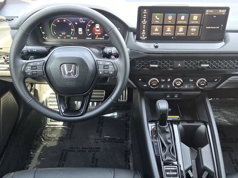 Used 2025 Honda Accord Sport image 11