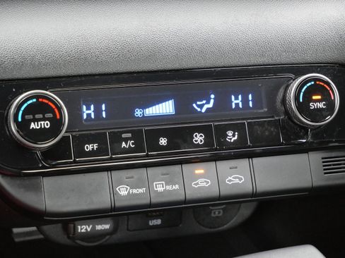 Certified 2025 Hyundai Elantra Sport image 24