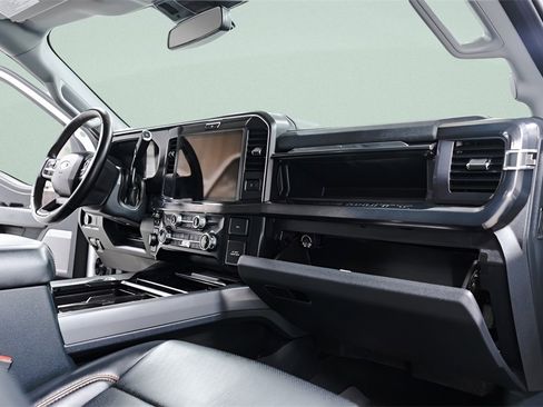 Used 2025 Ford F250 Lariat w/ Black Appearance Package image 39