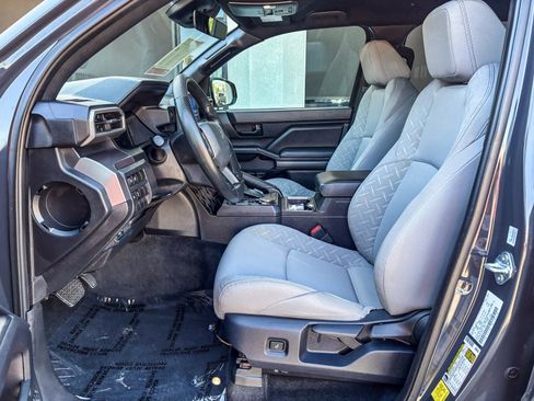 Used 2025 Toyota Tacoma SR5 AWD/4WD image 20