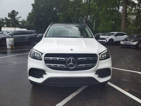 Used 2023 Mercedes-Benz GLS 450 4MATIC image 2