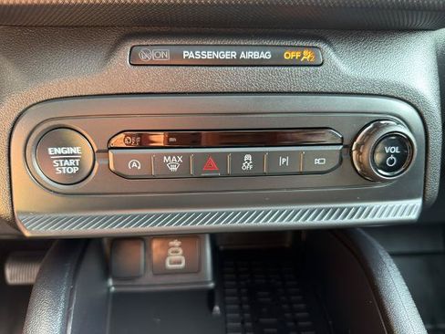 Certified 2025 Ford Bronco Sport Outer Banks w/ Outer Banks Tech Package+ AWD/4WD image 30