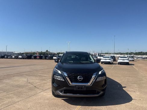 Used 2023 Nissan Rogue SL w/ SL Premium Package FWD image 5