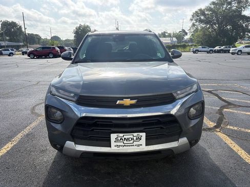 Used 2022 Chevrolet TrailBlazer LT w/ Convenience Package FWD image 2