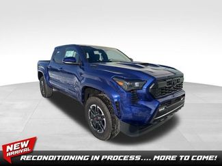 Used 2025 Toyota Tacoma TRD Sport video 1