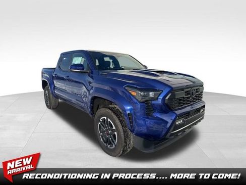 Used 2025 Toyota Tacoma TRD Sport image 1