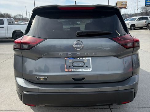 Used 2025 Nissan Rogue SV image 8