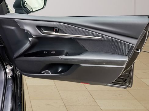 Used 2025 Toyota Camry SE FWD image 21