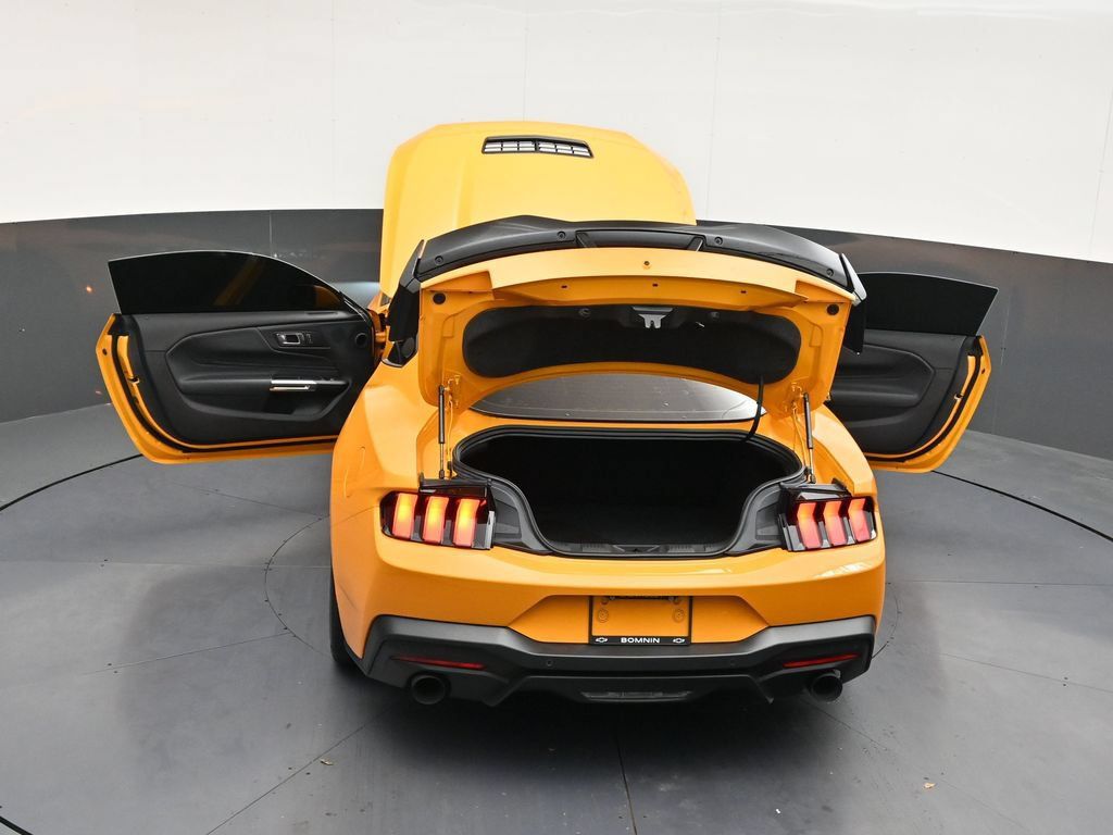 Used 2026 Ford Mustang GT Premium RWD image 33