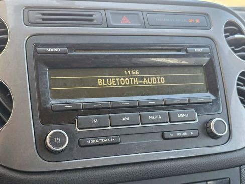 Used 2013 Volkswagen Tiguan S image 24