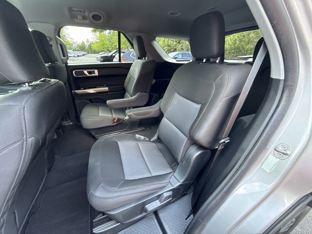 Used 2023 Ford Explorer XLT AWD/4WD image 28